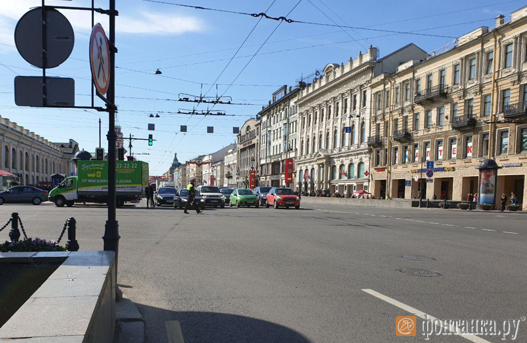 Перекрытый Невский проспект
